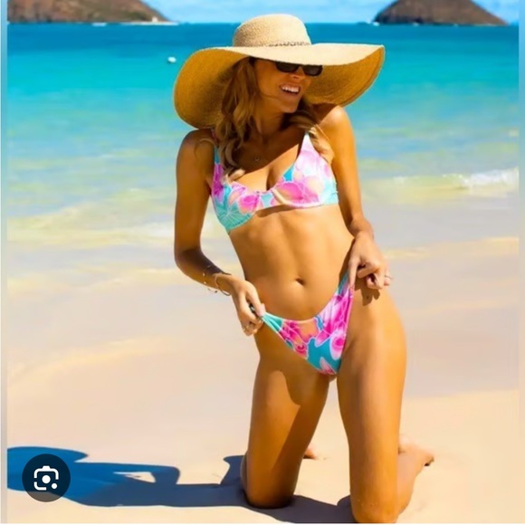 Kenny Flowers Maui Bikini - Picture 1 of 11